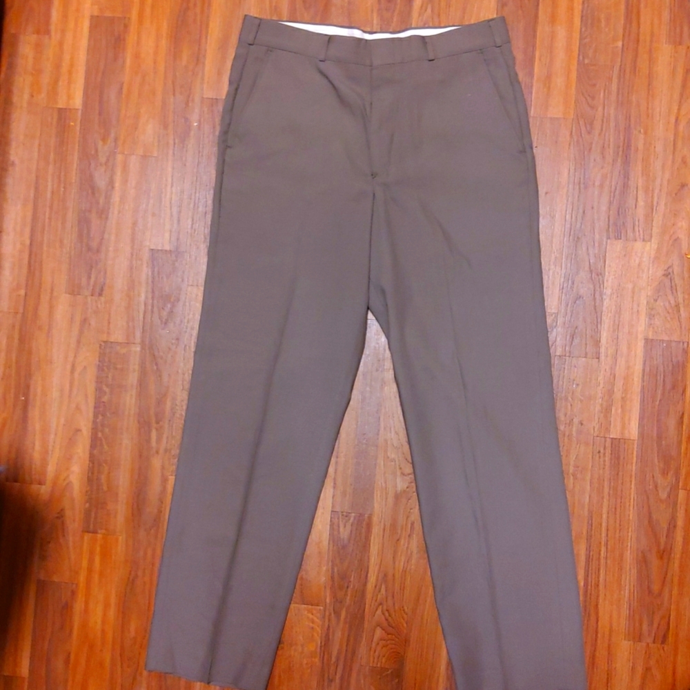 Dressing Pants (Thomson) this is the right size get it before it's gone